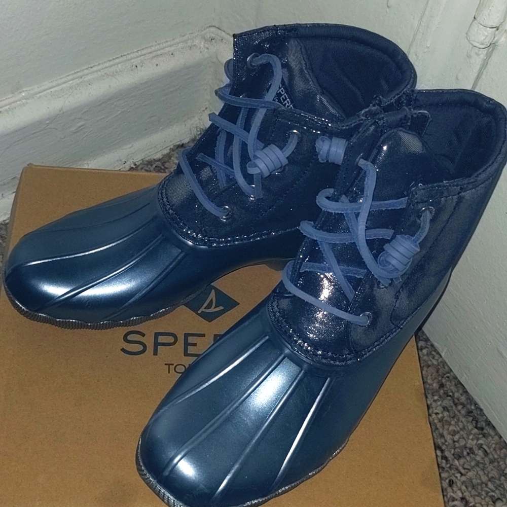 SPERRY SALTWATER BOOT FOR GIRLS US SIZE 3